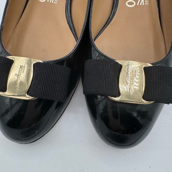 Salvatore Ferragamo Vara black patent leather pumps size 6 - Picture 3 of 10